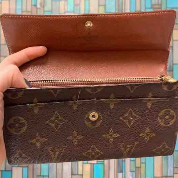 Louis Vuitton A5125 Authentic Wallet - Picture 1 of 3